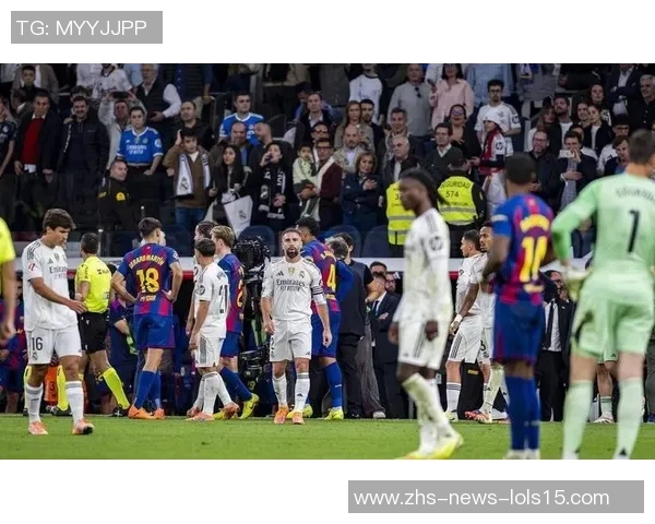 2003年欧冠经典对决皇马与曼联的巅峰对决回顾与分析